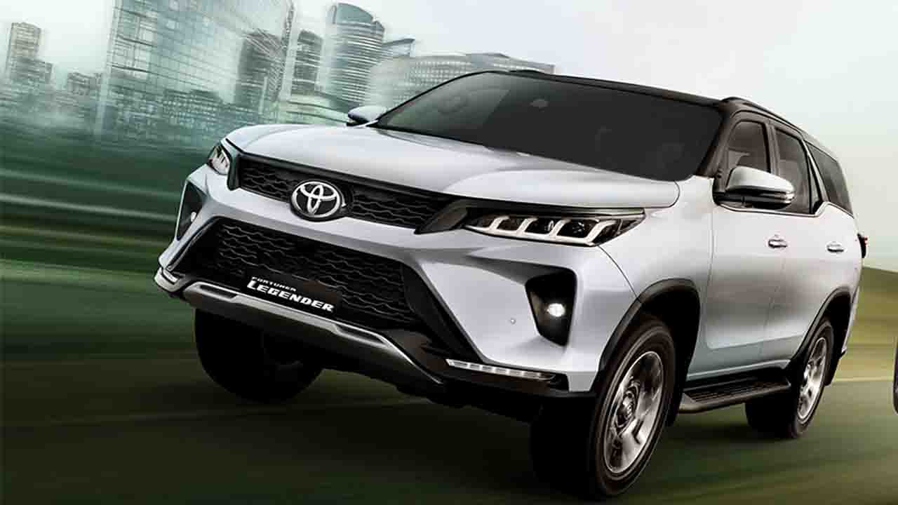 Toyota Fortuner Legender: Premium look and advanced features make it different from other cars.